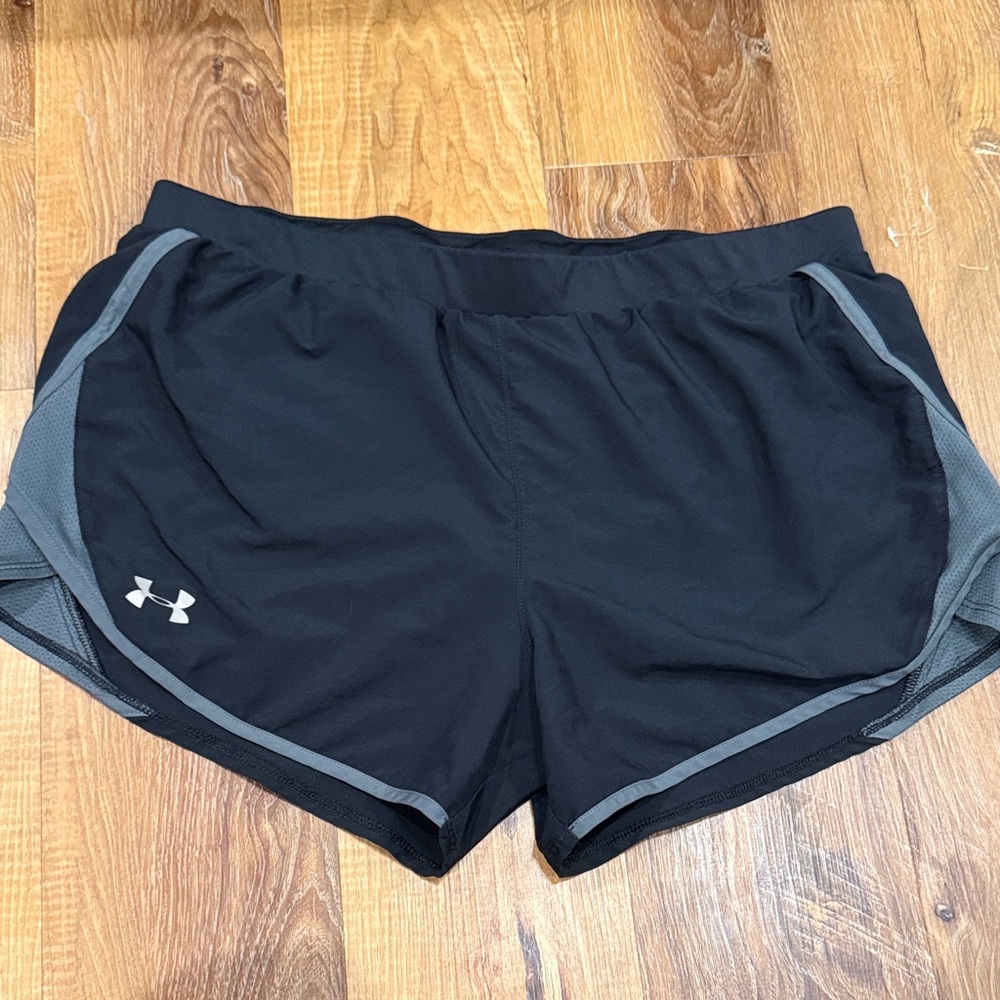 Under Armour Women’s Dri-Fit Running Shorts (Black & Grey)(Size: Large)(EUC)